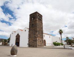 La Oliva - kościół Matki Bożej Gromnicznej