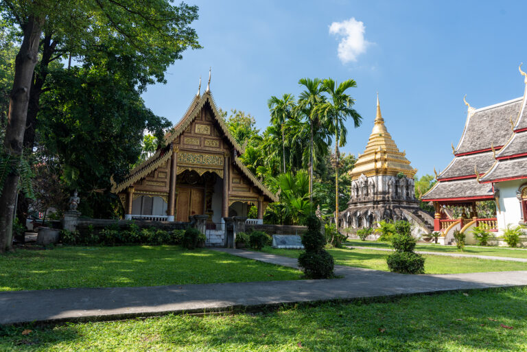 Przedstawienie świątyni Wat Chiang Man w Chiang Mai